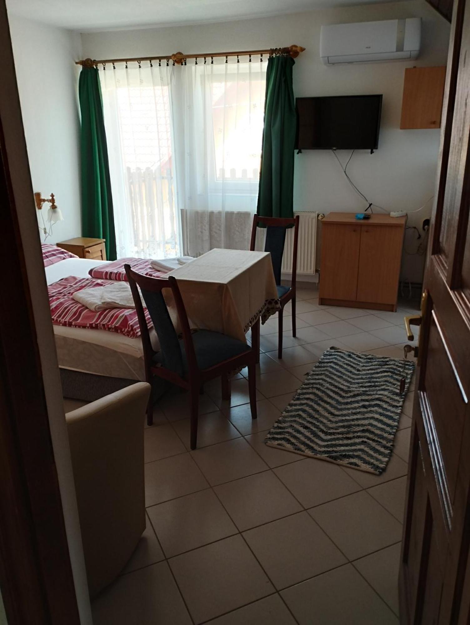 Paprika Vendeghaz Hotell Harkány Exteriör bild
